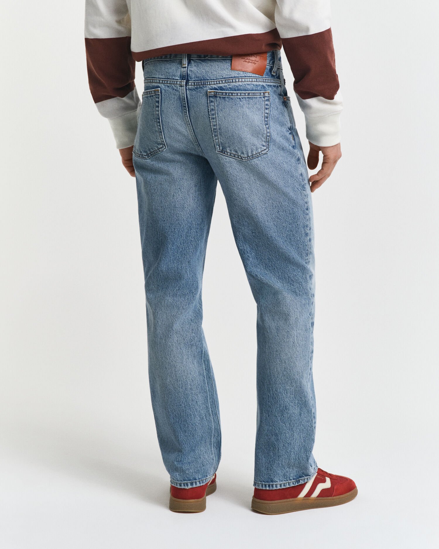 Vaqueros bootcut con lavado vintage