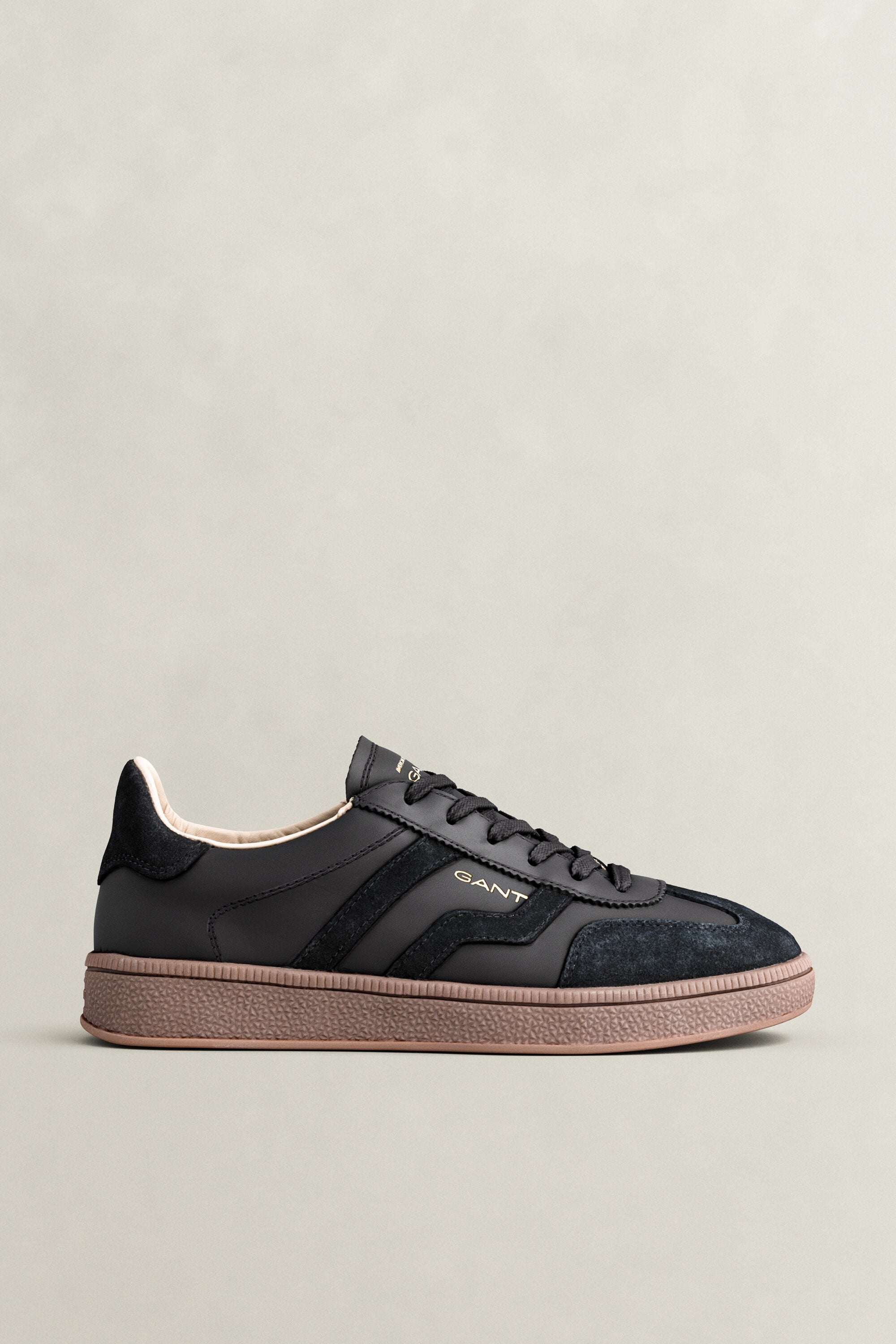 Zapatillas de piel y ante Cuzima