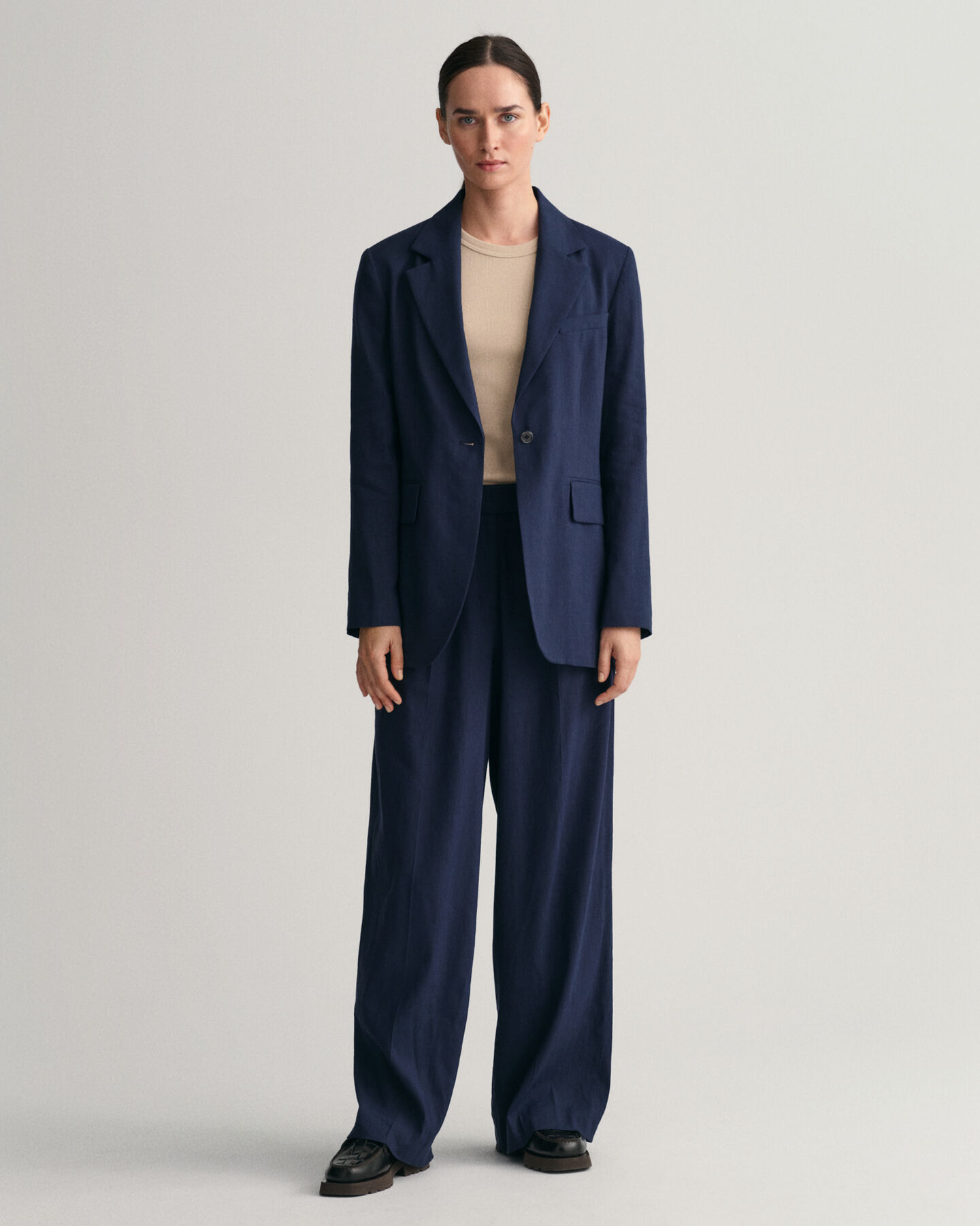 Pantalones elásticos de lino con pernera ancha