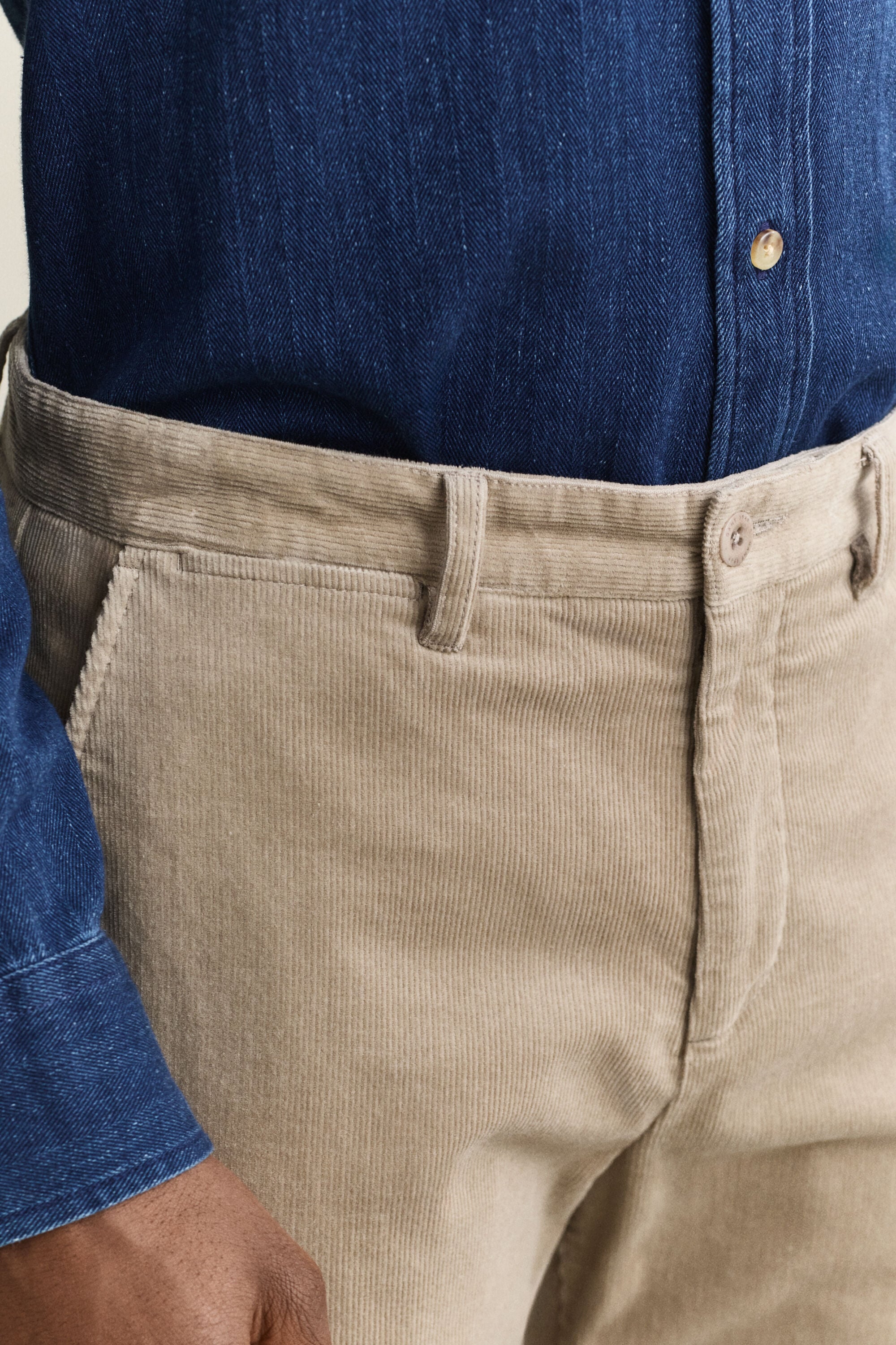 Pantalones chinos Regular Fit de pana