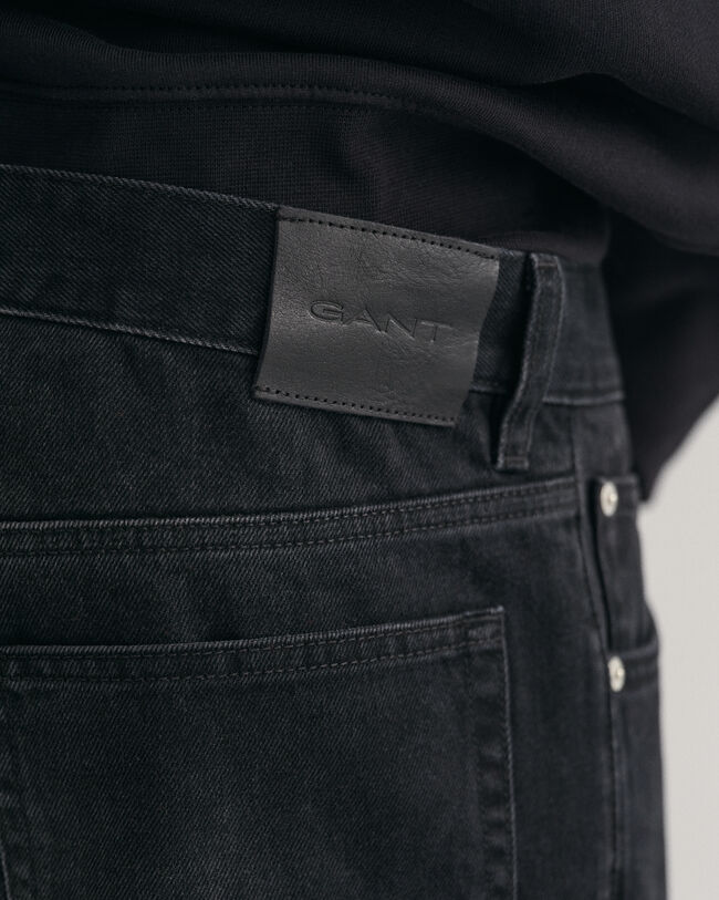 Vaqueros Relaxed Fit ajustados en el bajo