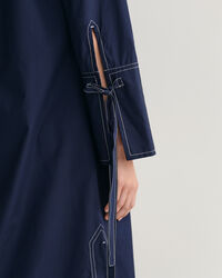 Vestido camisero con puntadas en contraste