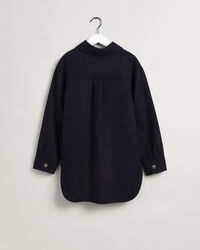 Sobrecamisa cosida a mano