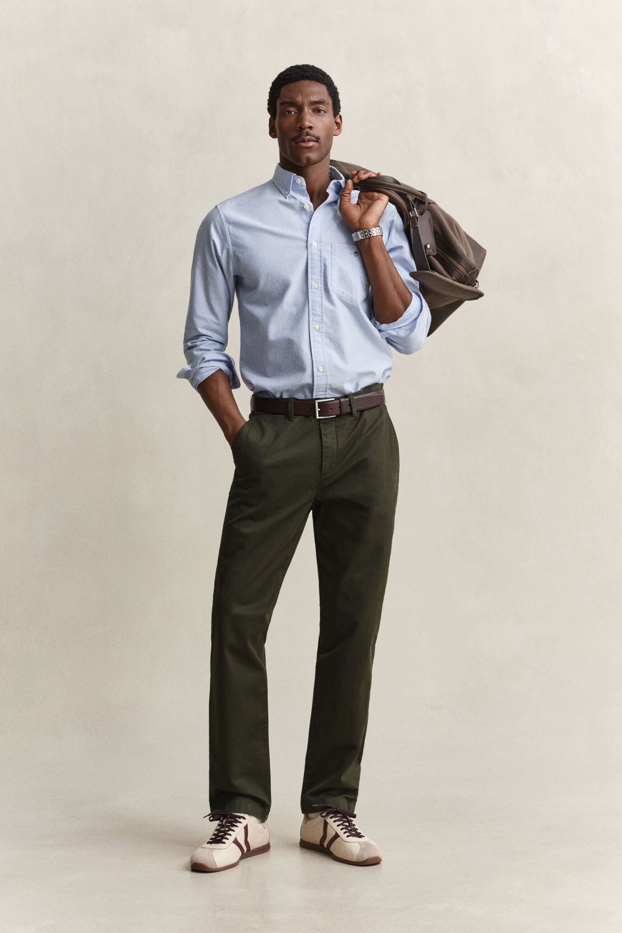 Pantalones chinos Regular Fit clásicos