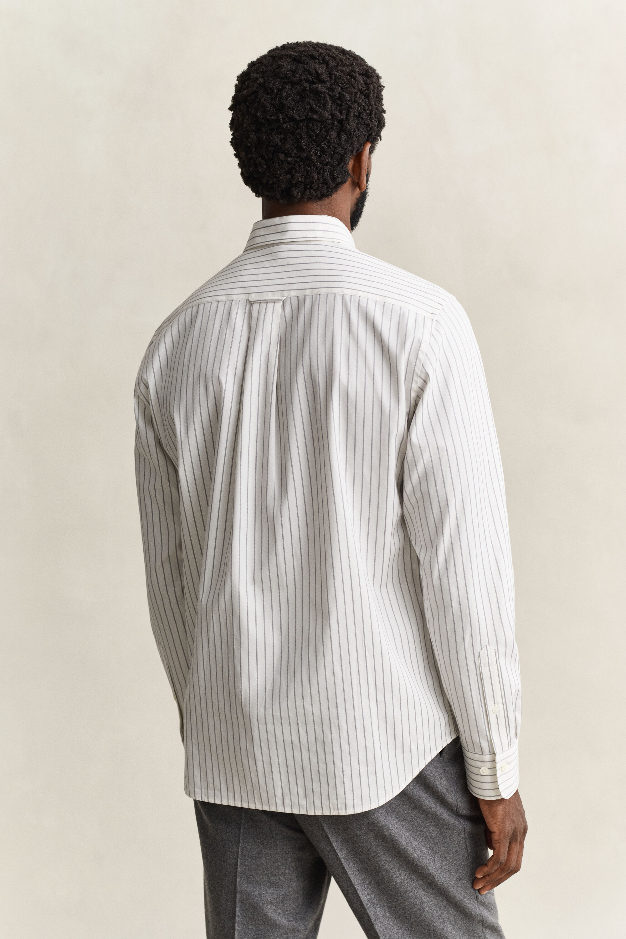 Camisa de raya diplomática con textura labrada