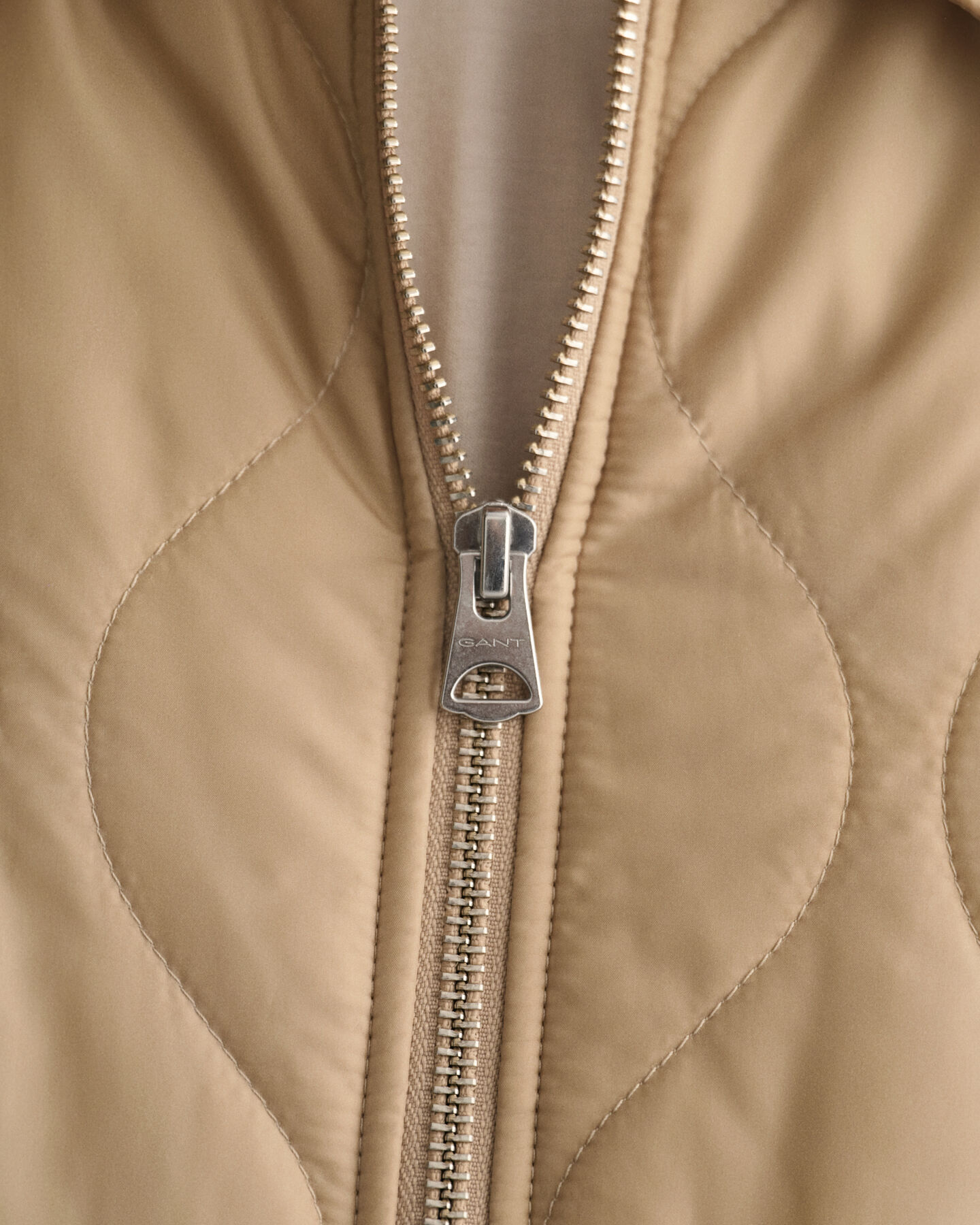 Chaqueta acolchada con cuello