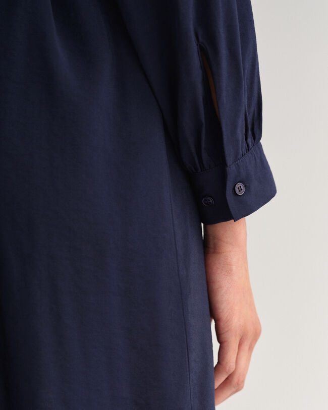 Vestido camisero con cuello recto