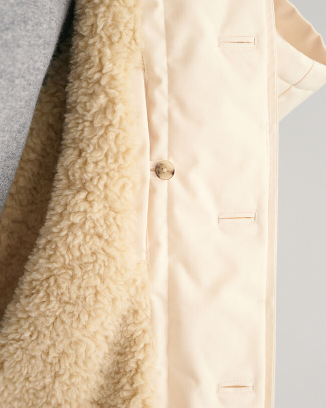 Abrigo funcional y grueso de invierno