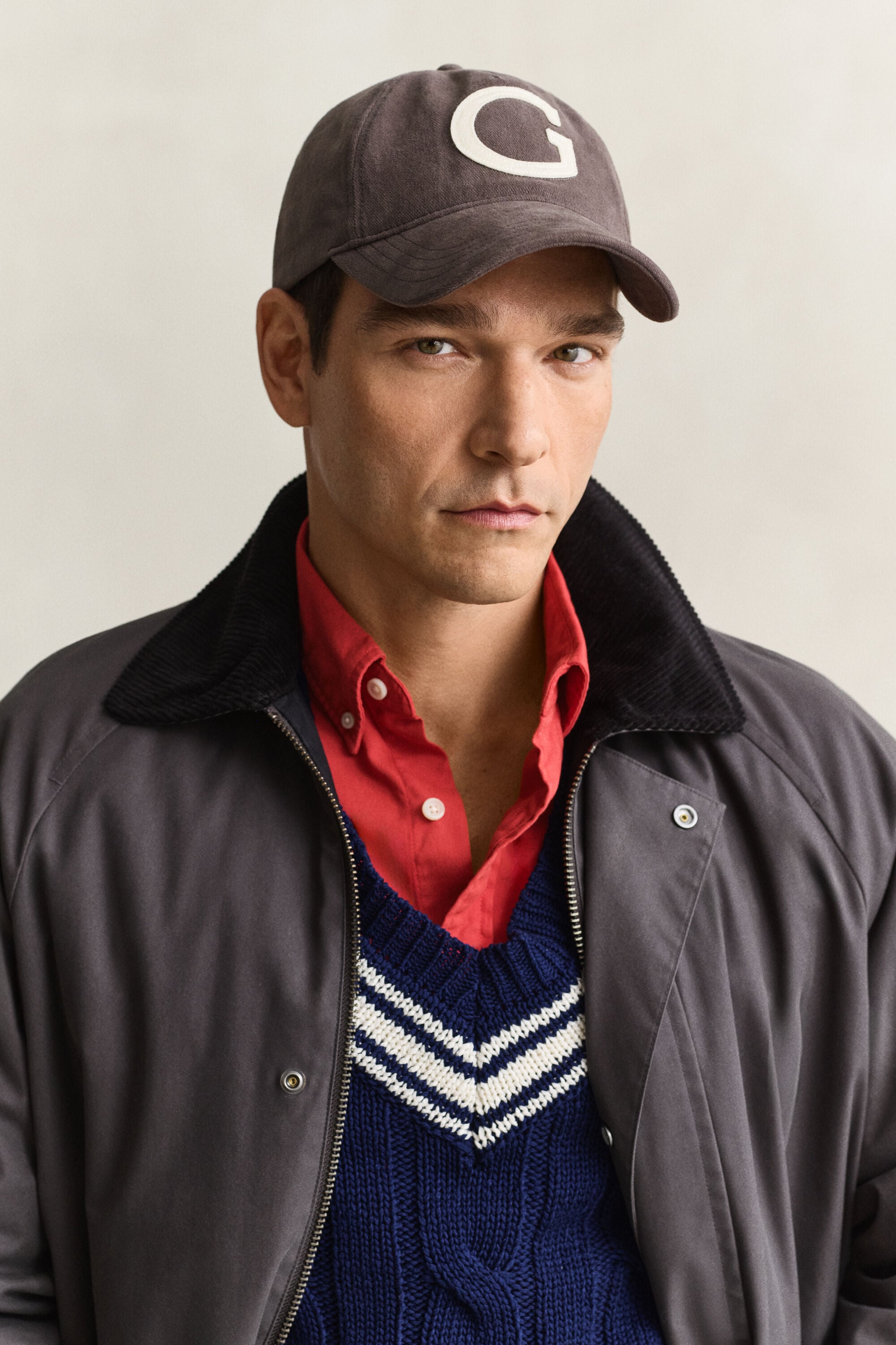 Gorra de molesquín con insignia G