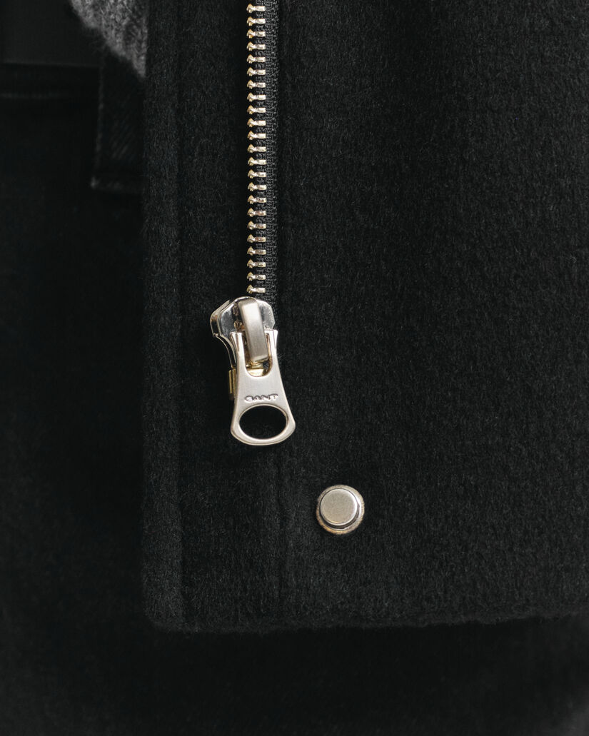 Chaqueta corta de lana con cremallera