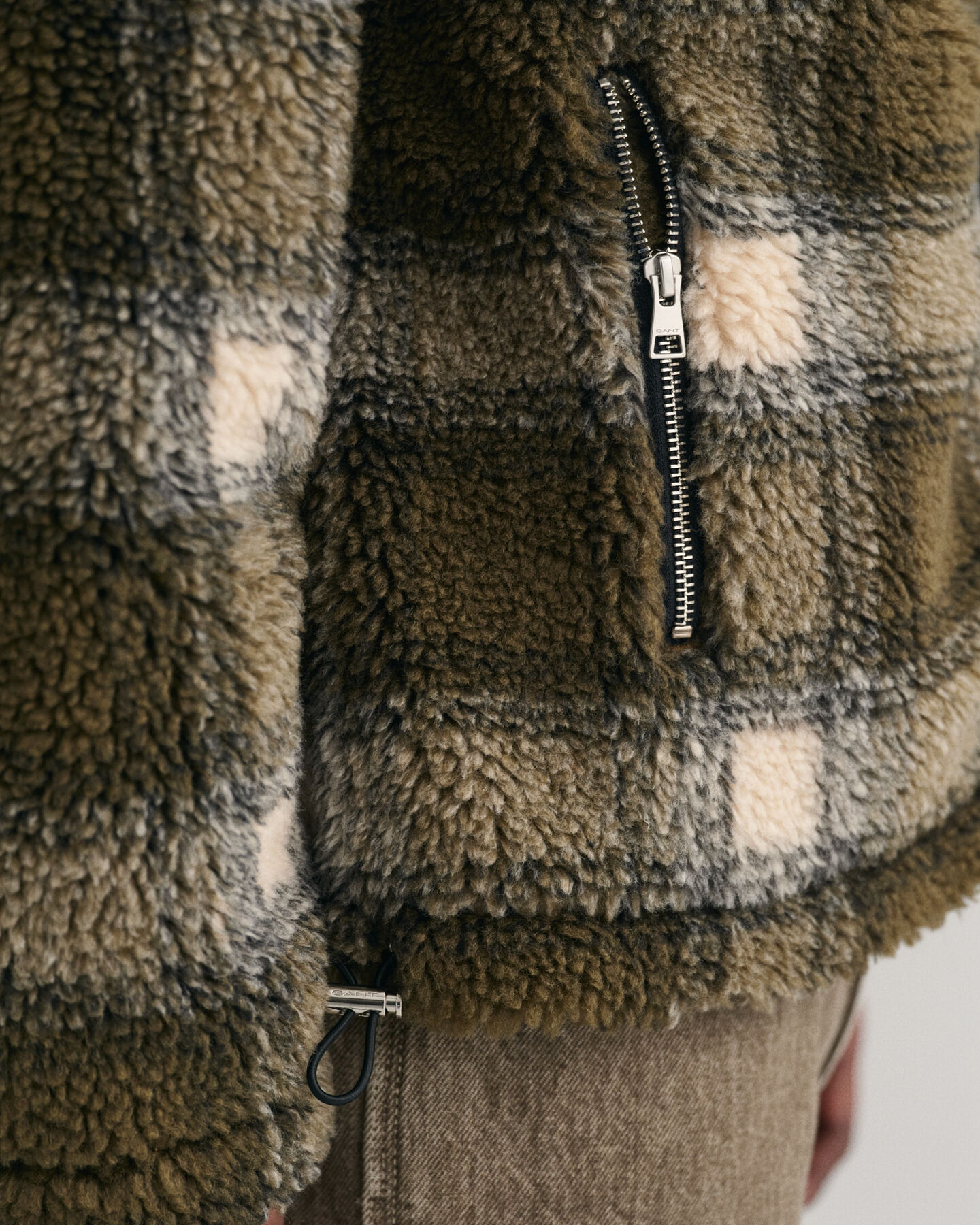 Chaqueta polar a cuadros con cremallera