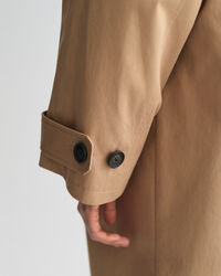 Gabán con cuello de piel