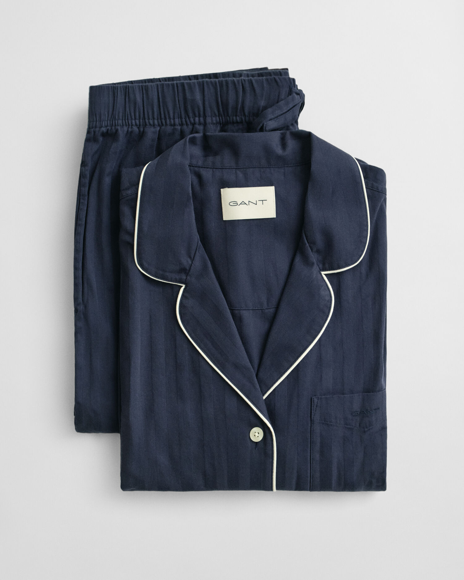 Caja de regalo con pijama de rayas de satén