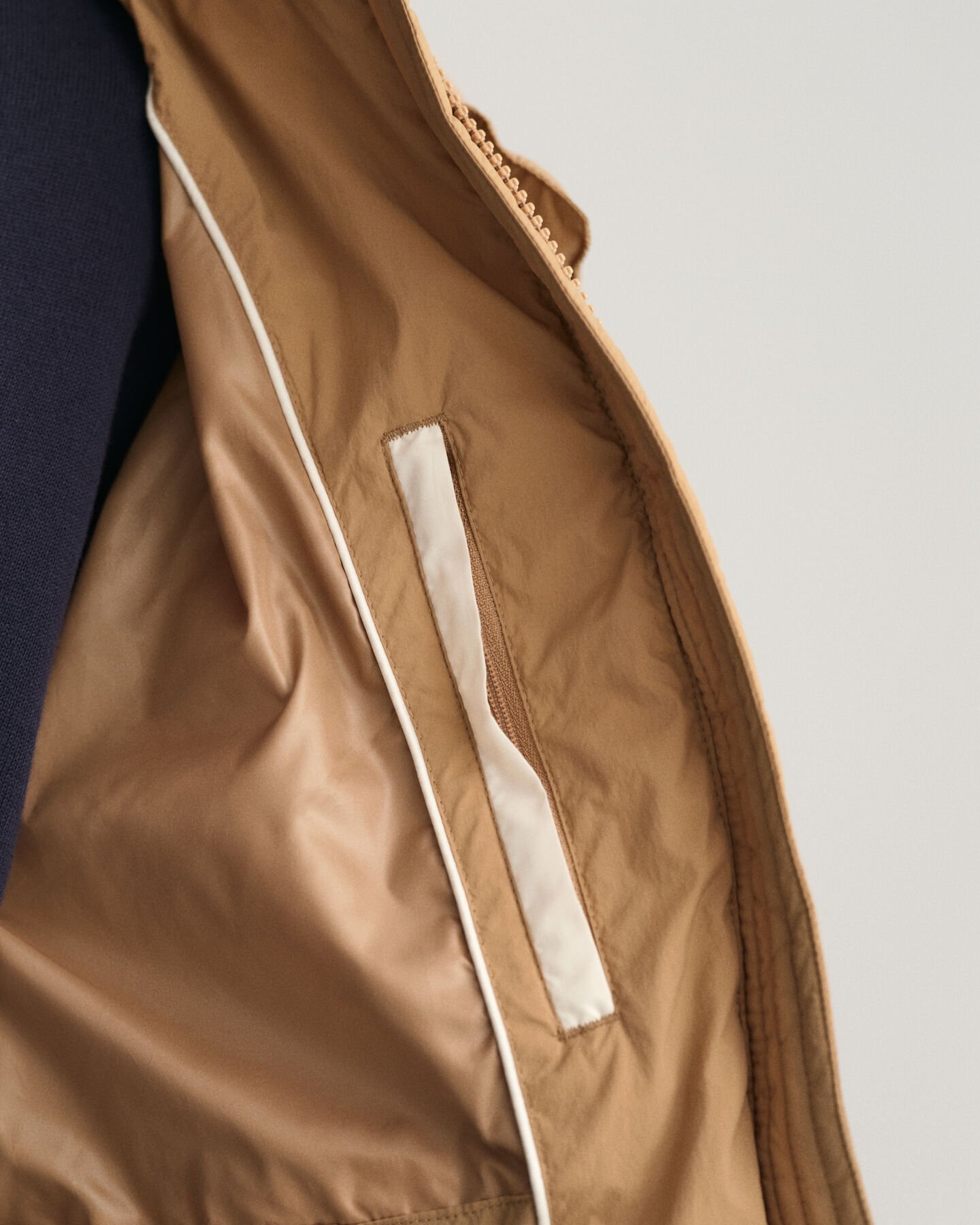 Chaqueta de plumón de largo medio