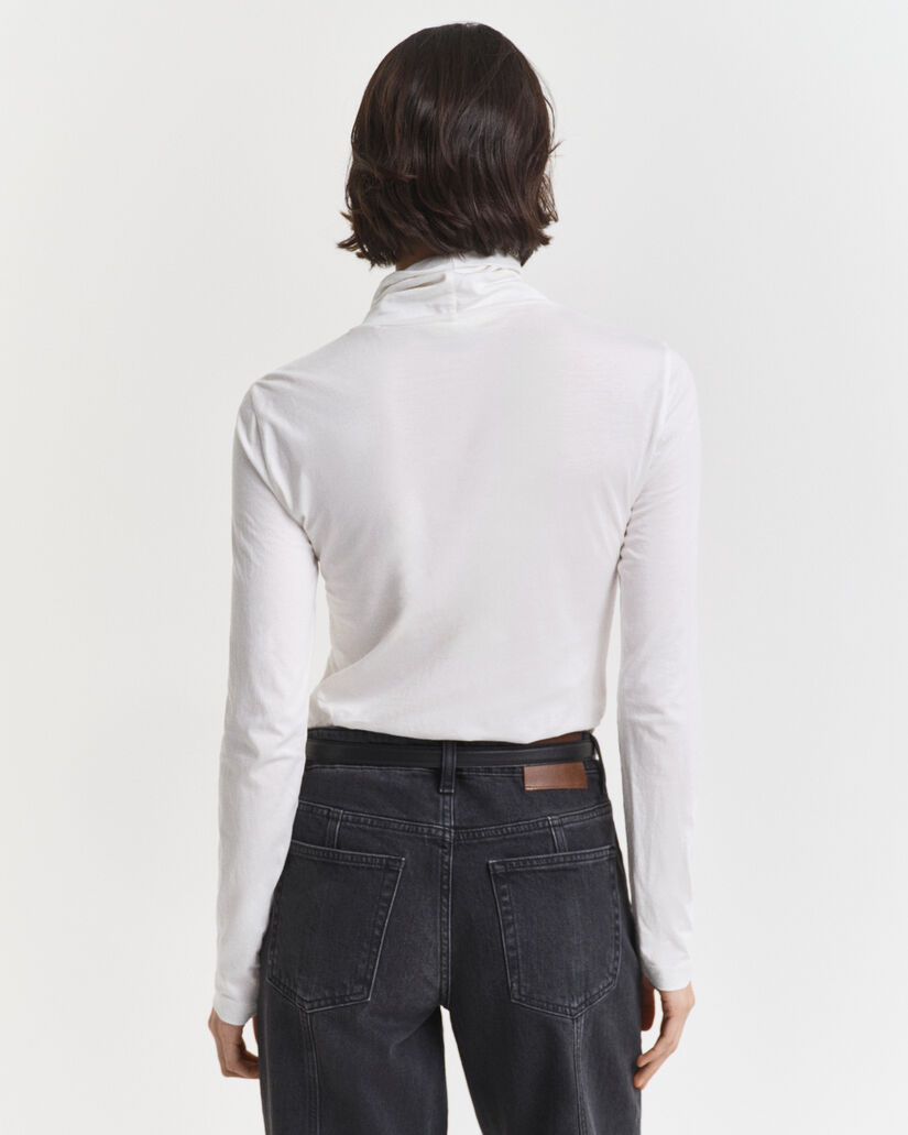 Top ligero de algodón con cuello de cisne