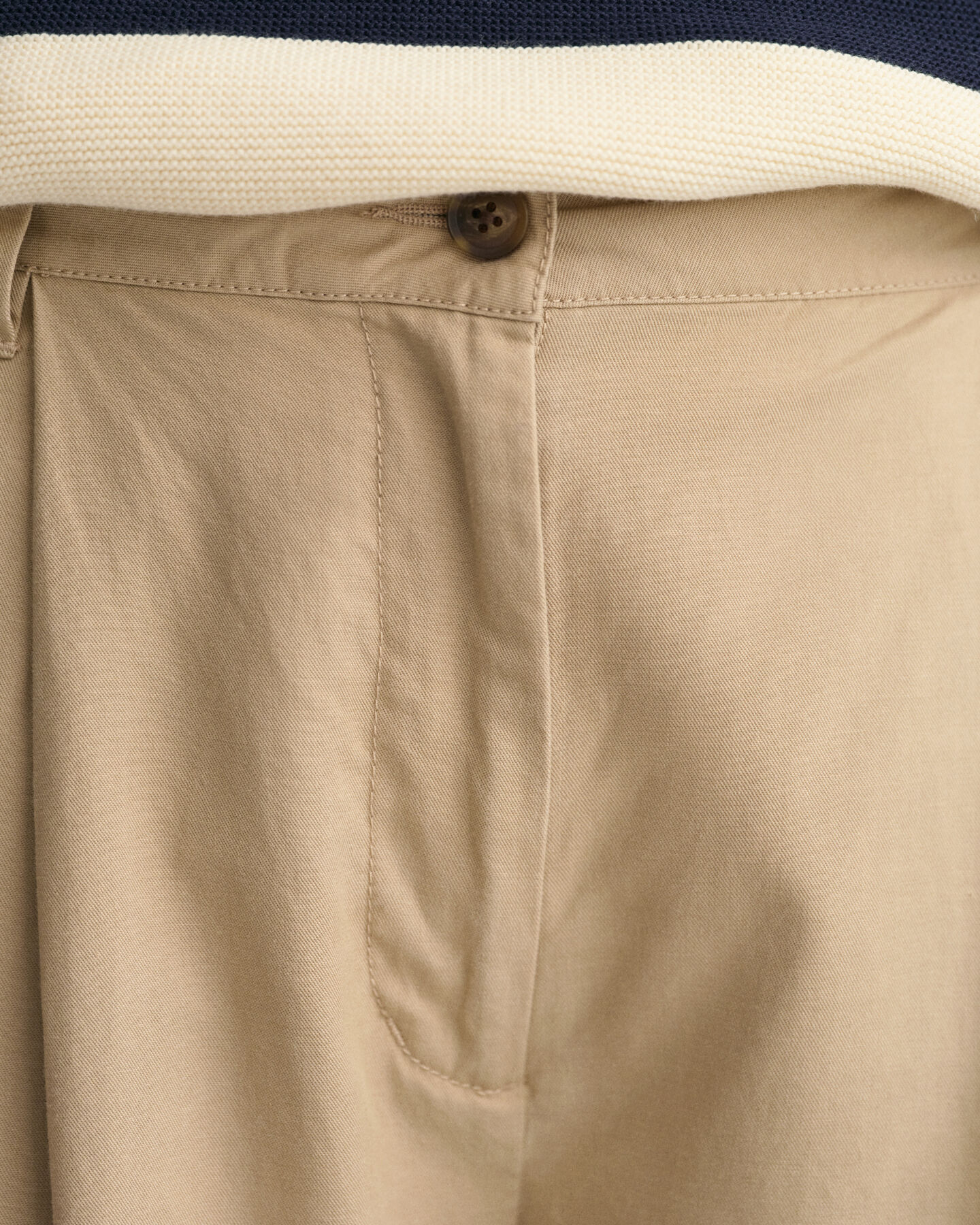 Pantalones chinos Relaxed Fit con el bajo vuelto