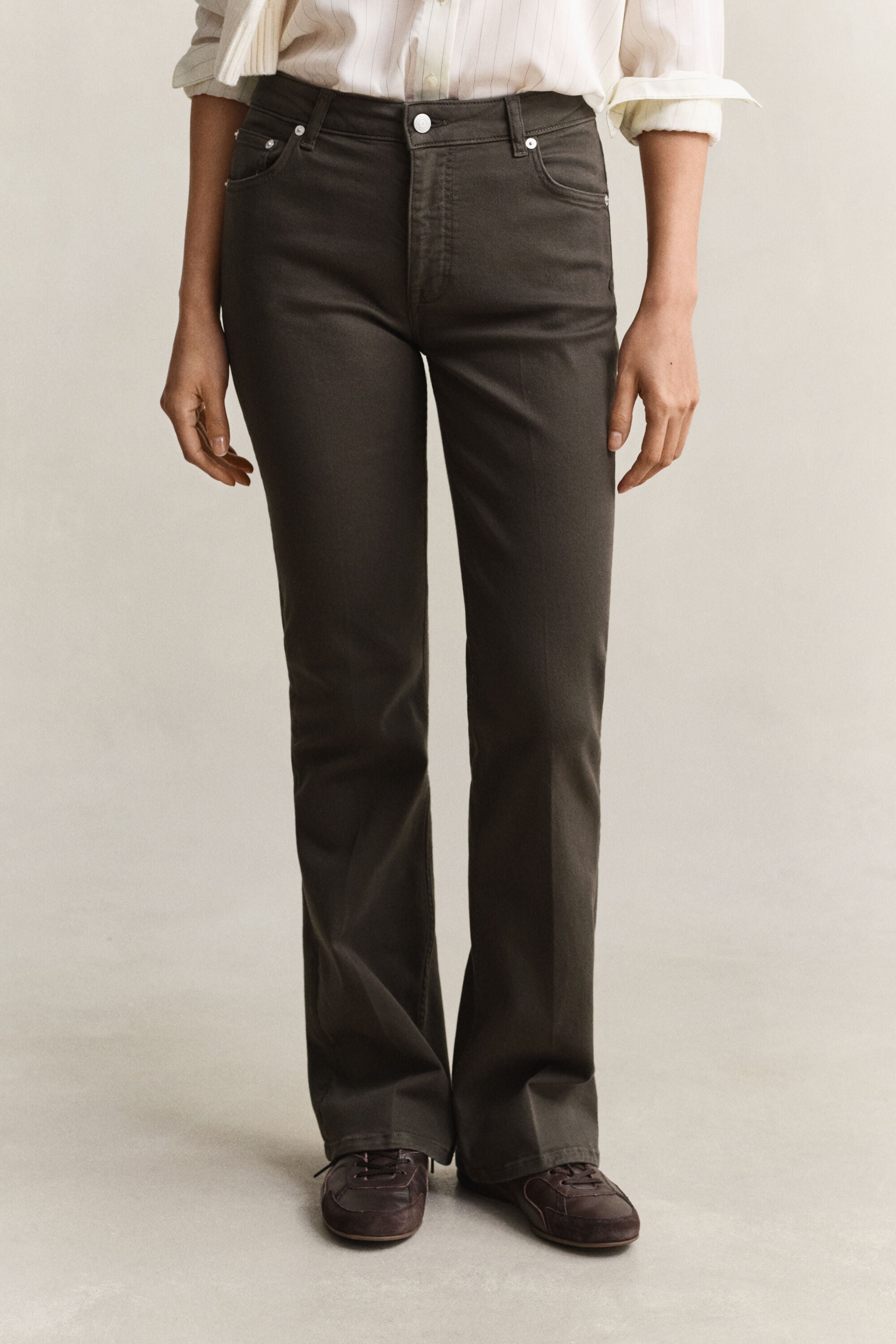 Vaqueros Slim Fit acampanados Color