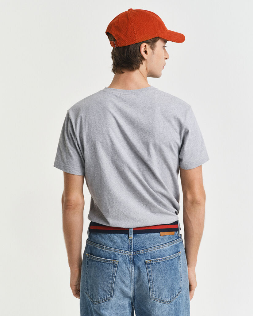 Camiseta Slim Fit Shield con cuello de pico