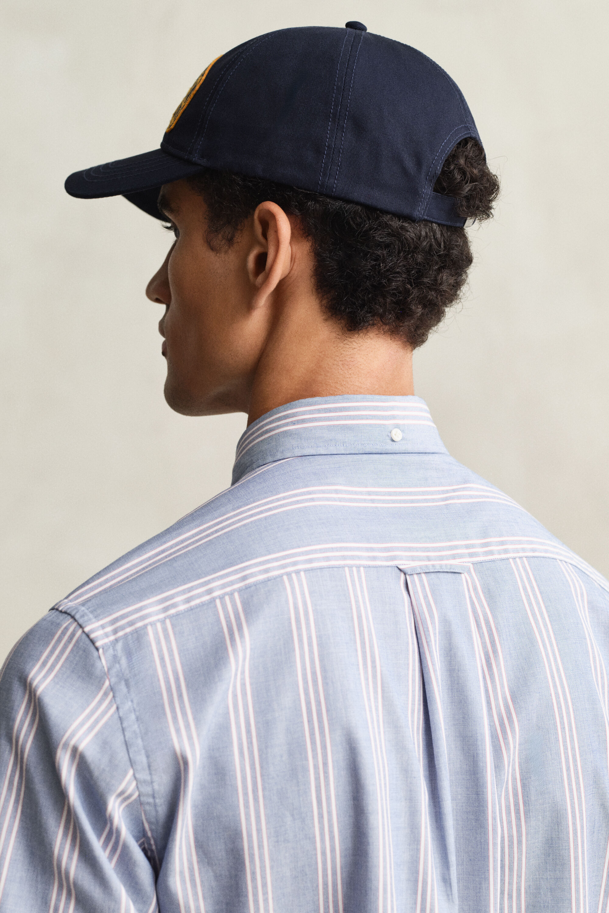 Camisa Regular Fit de popelina a rayas fil-à-fil