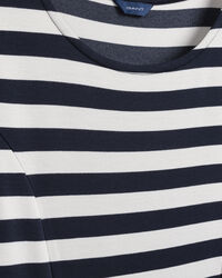 Vestido de rayas con cuerpo ajustado y falda de vuelo