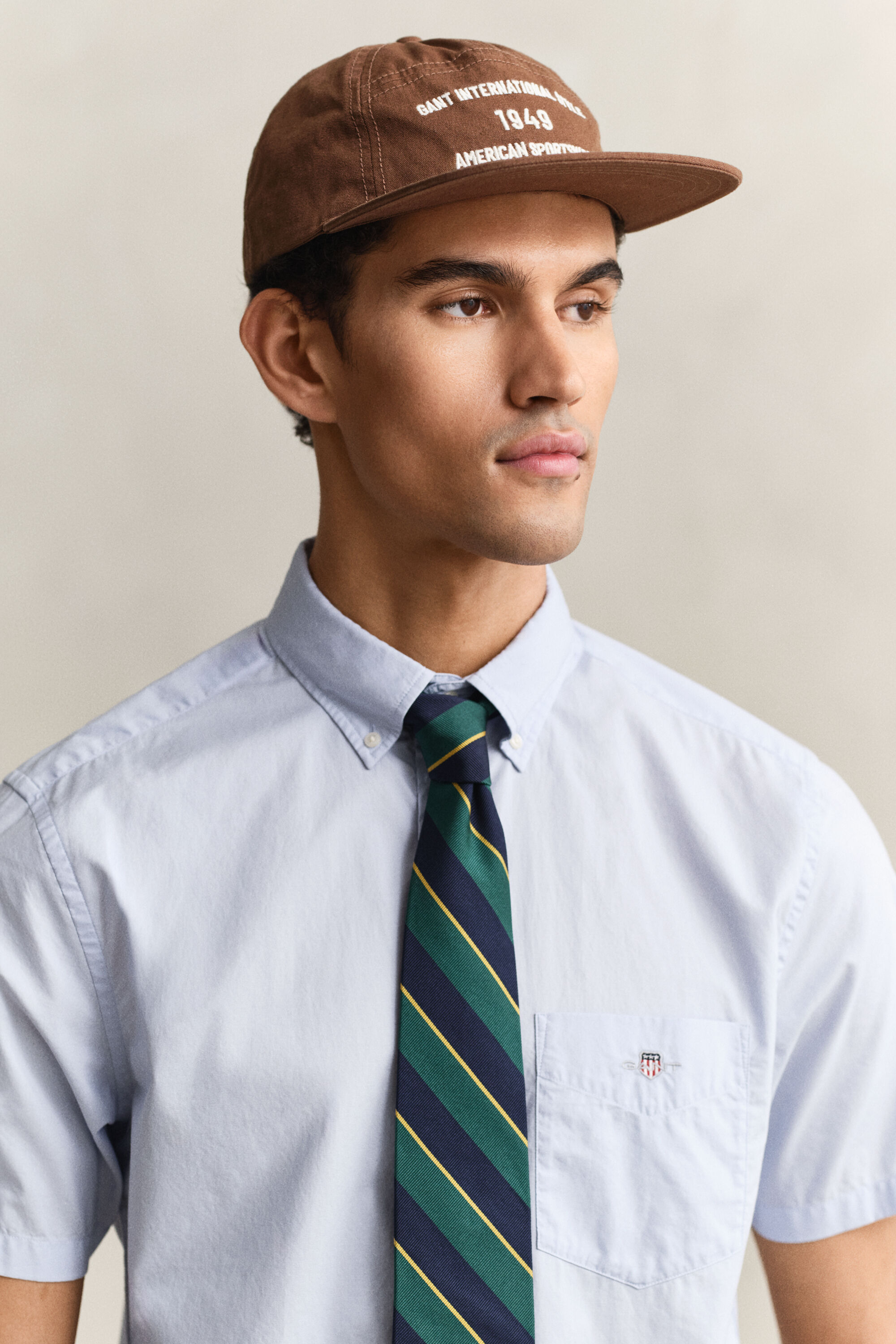 Camisa clásica de manga corta en popelina