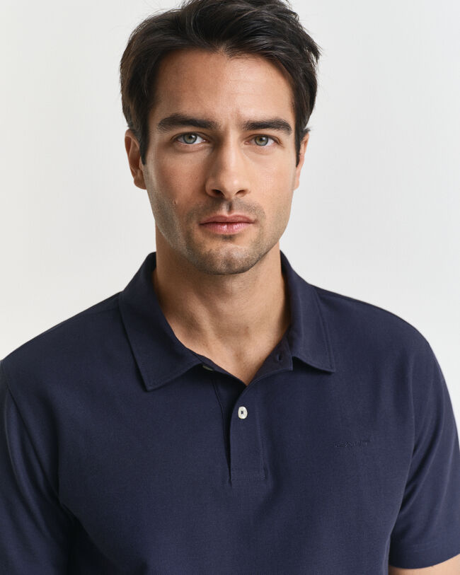 Polo de sarga con textura de nido de abeja