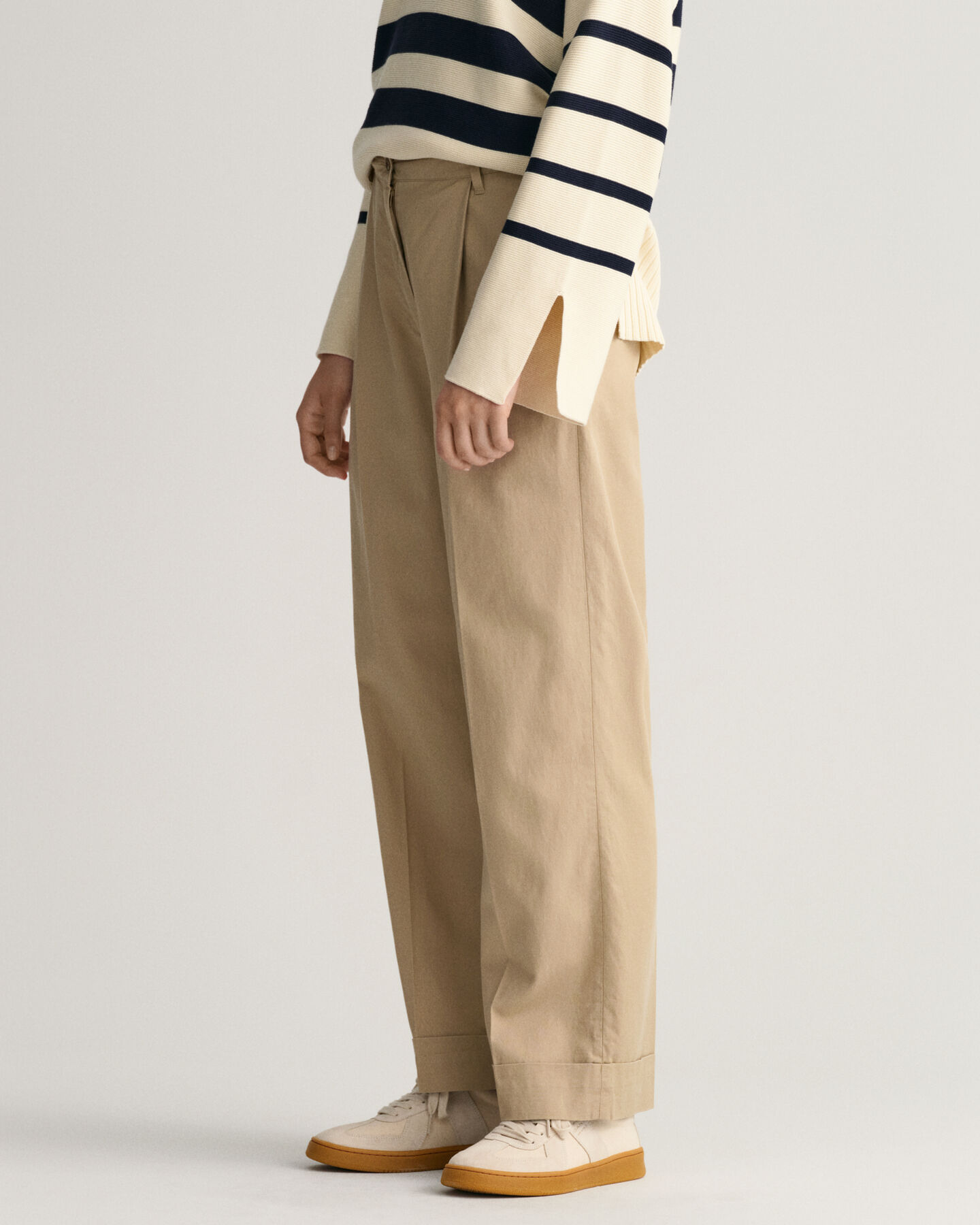 Pantalones chinos Relaxed Fit con el bajo vuelto
