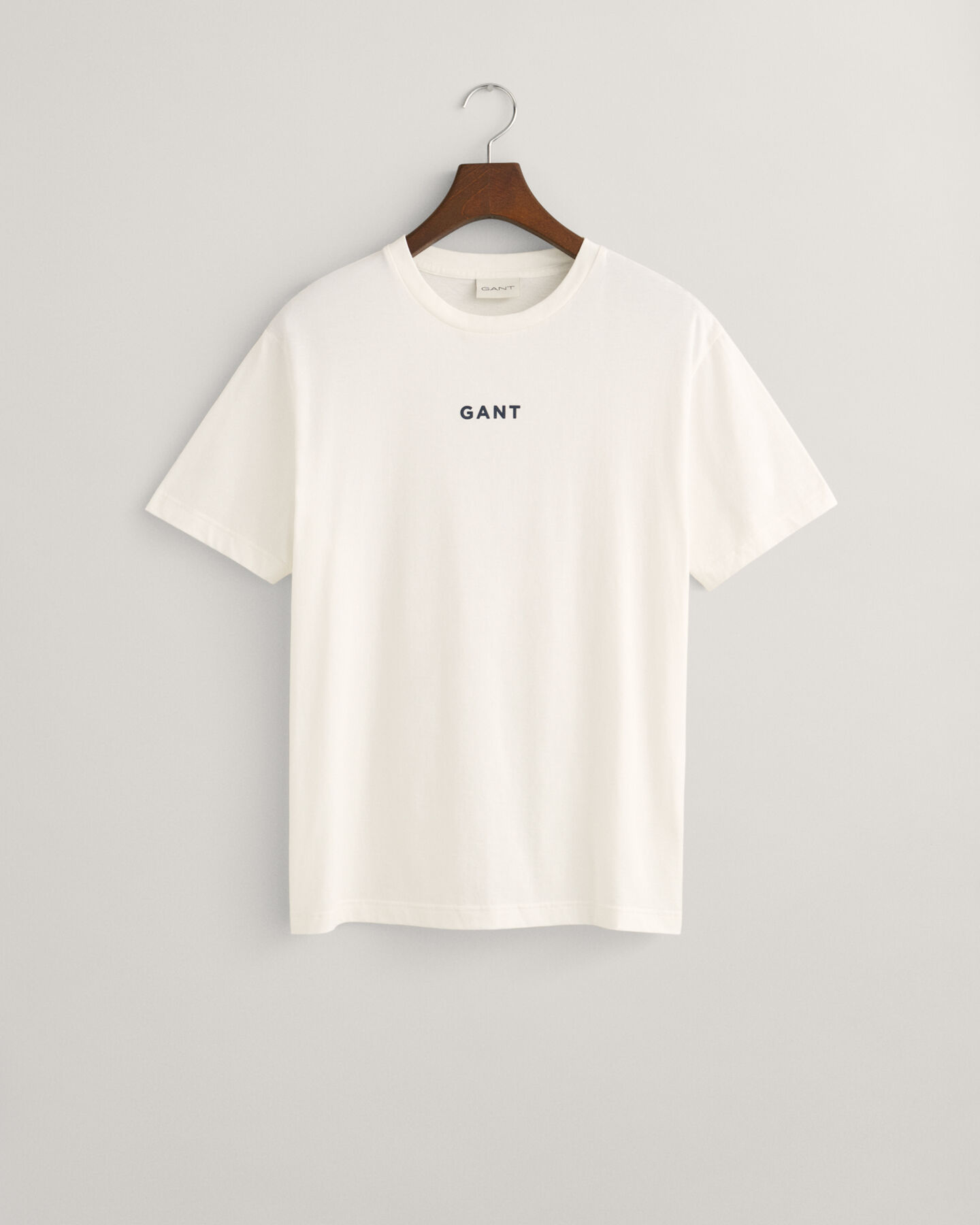 Camiseta GANT Logo peque&ntilde;o en contraste