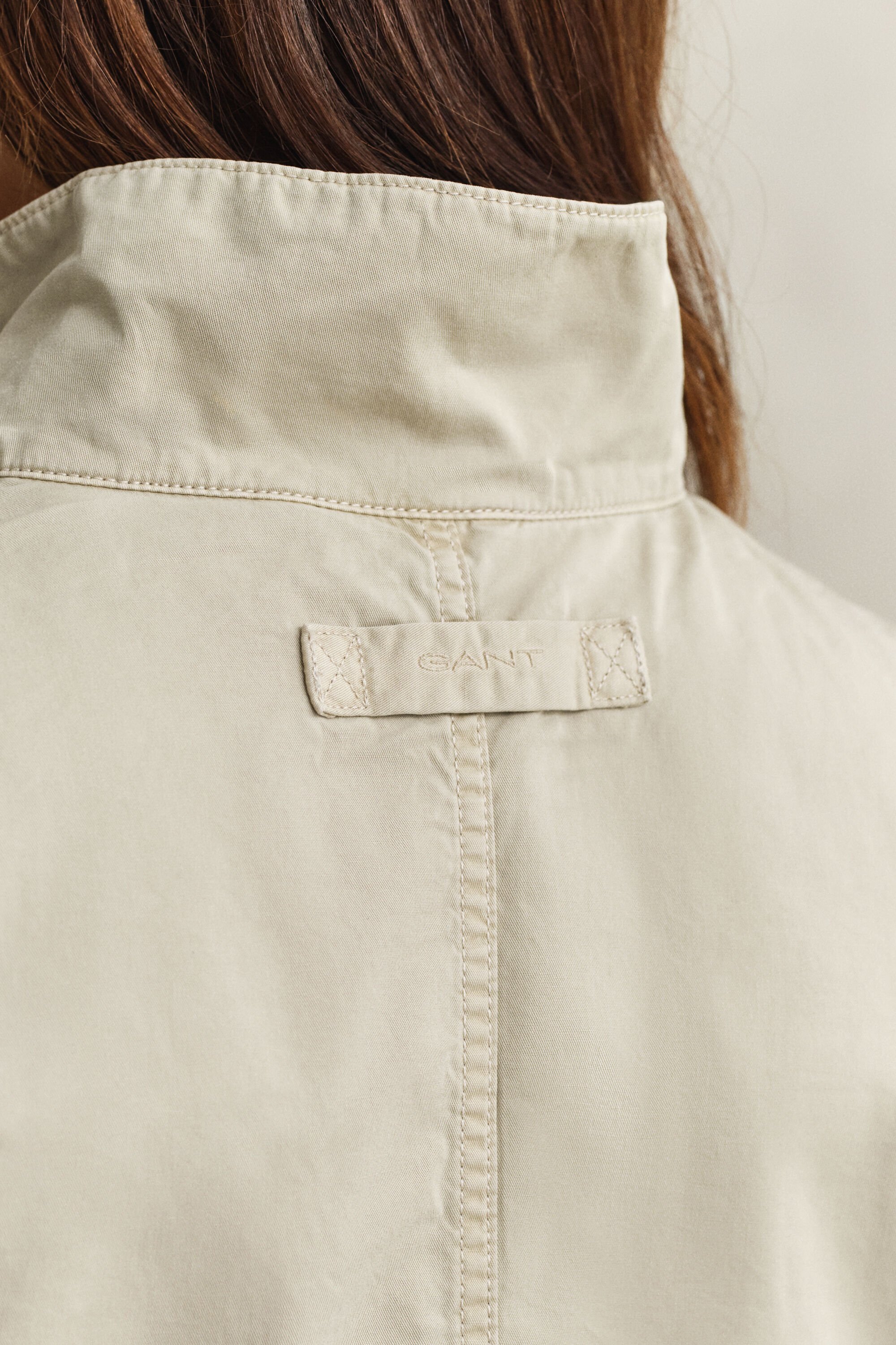 Cazadora militar con cinturón