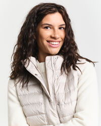 Chaleco de plum&oacute;n ligero