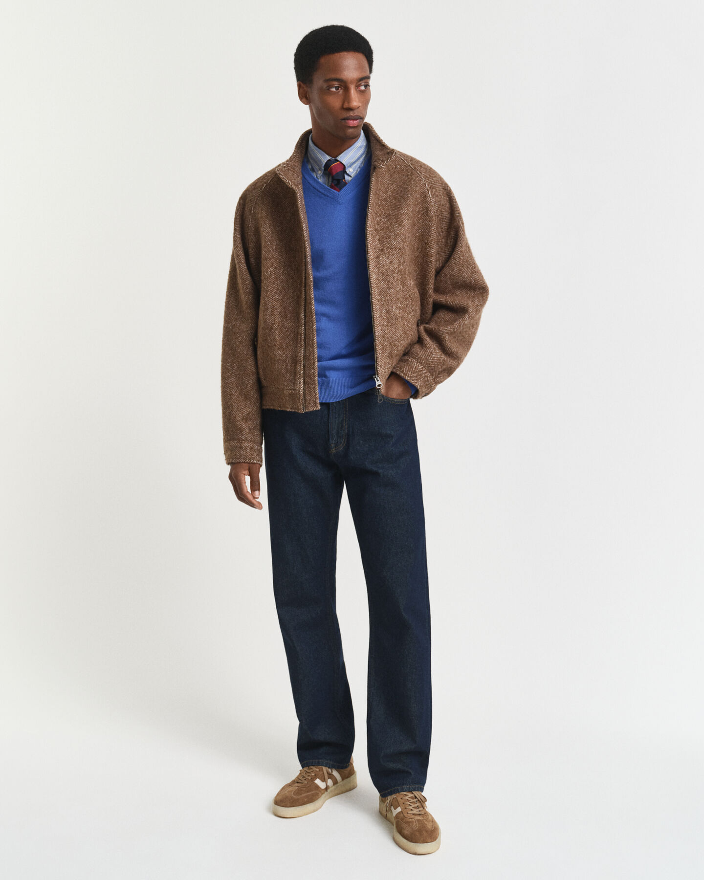 Jersey de cuello de pico en lana de oveja muy fina