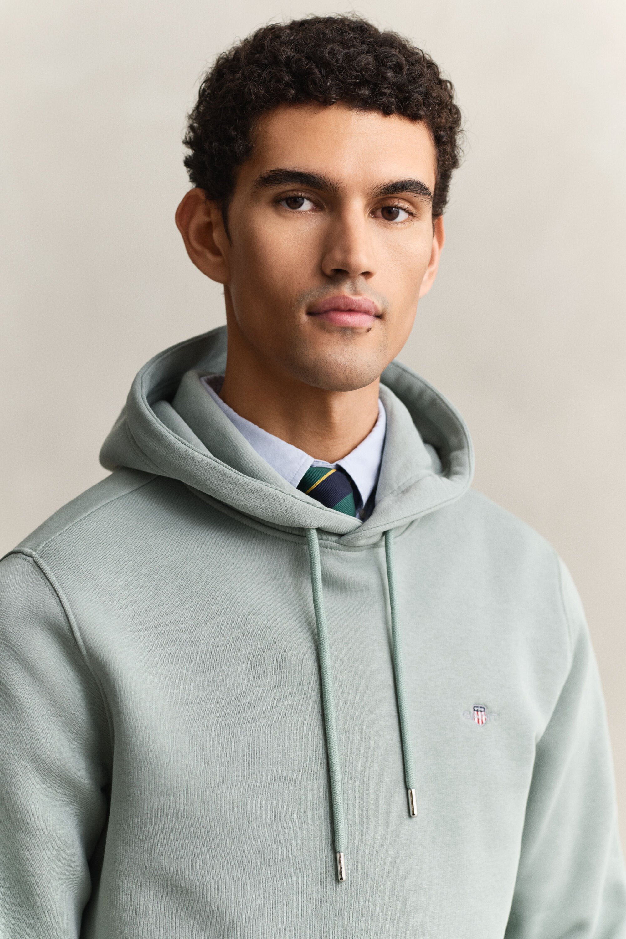 Sudadera con capucha Shield