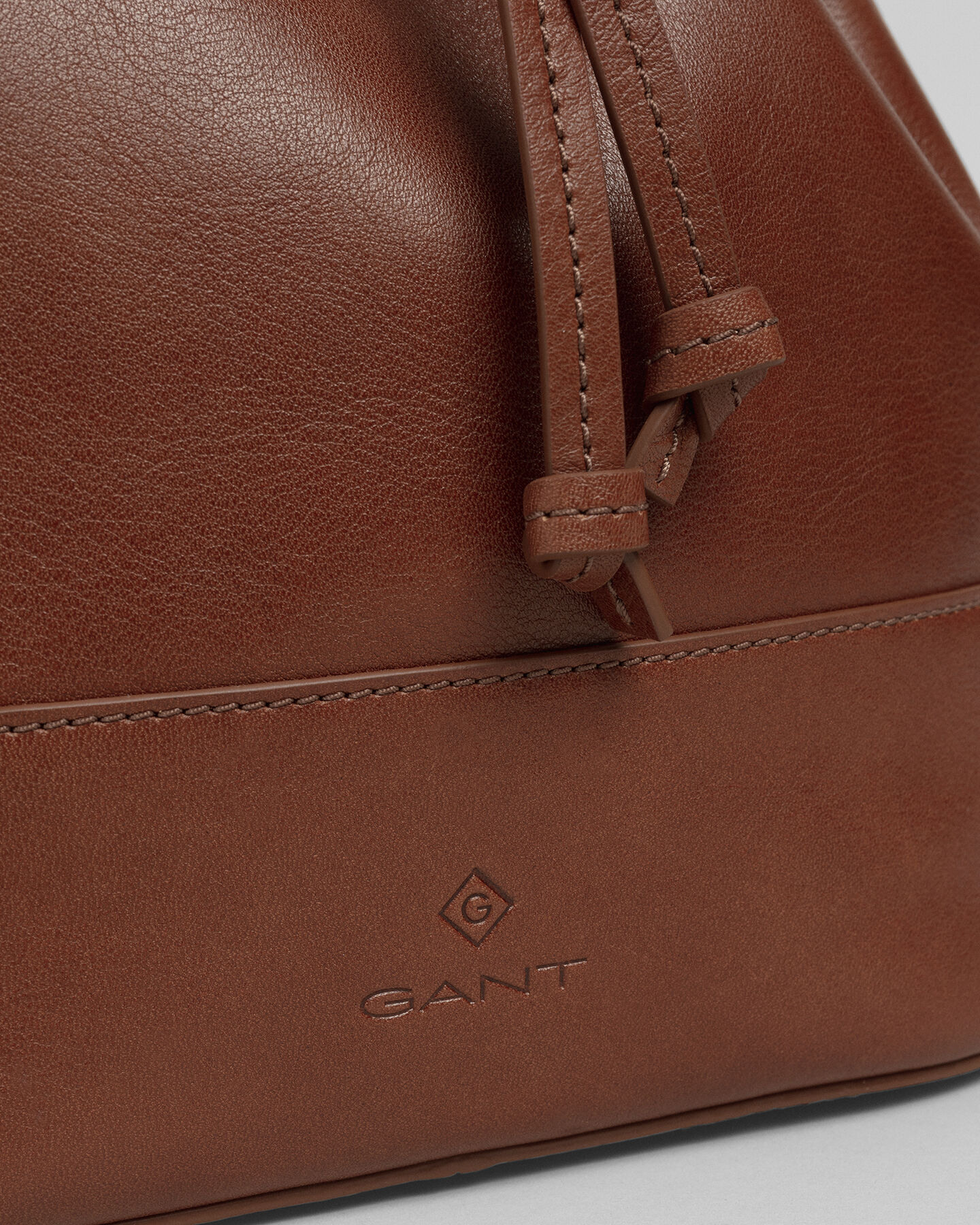 Bolso bombonera de piel