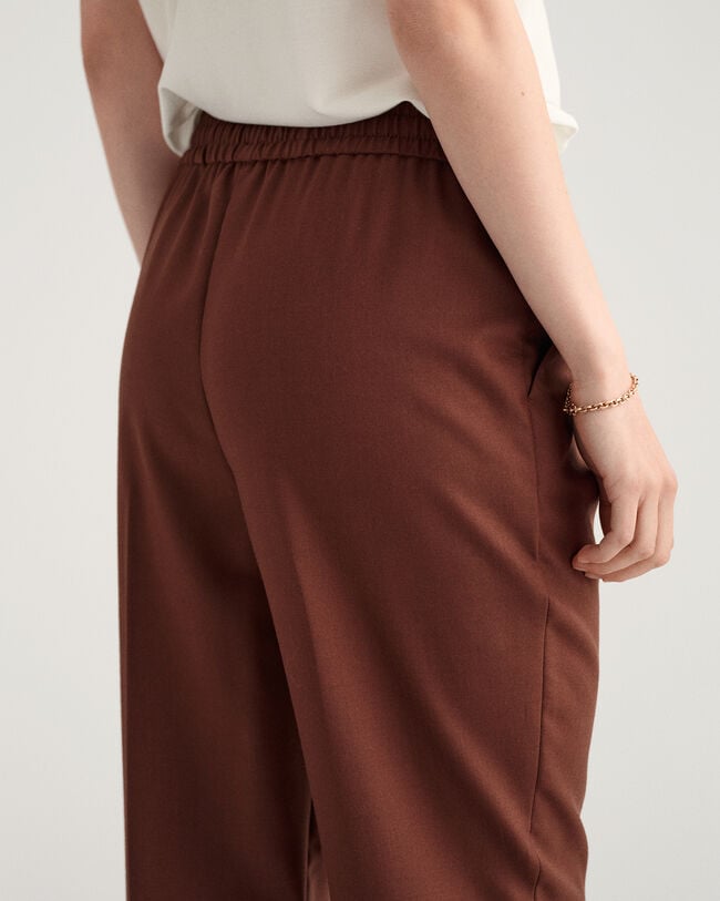 Pantalones Pull-On ajustados en el bajo