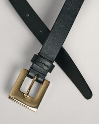 Cintur&oacute;n fino con hebilla cuadrada