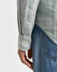 Camisa Regular Fit de lino a rayas finas