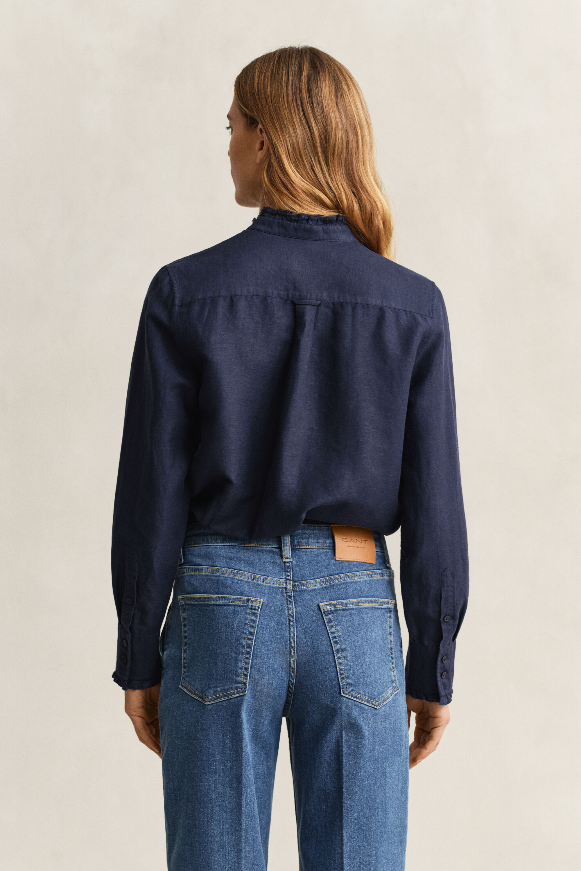 Blusa en mezcla de lino con volantes