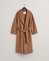 Abrigo cosido a mano con cinturón