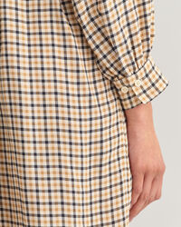 Vestido camisero a cuadros con cuello recto