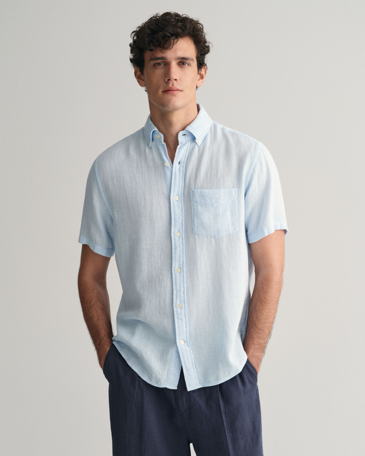 Camisa Regular Fit de manga corta de algodon y lino con textura GANT