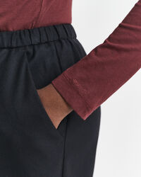 Top ligero de algodón con cuello de cisne