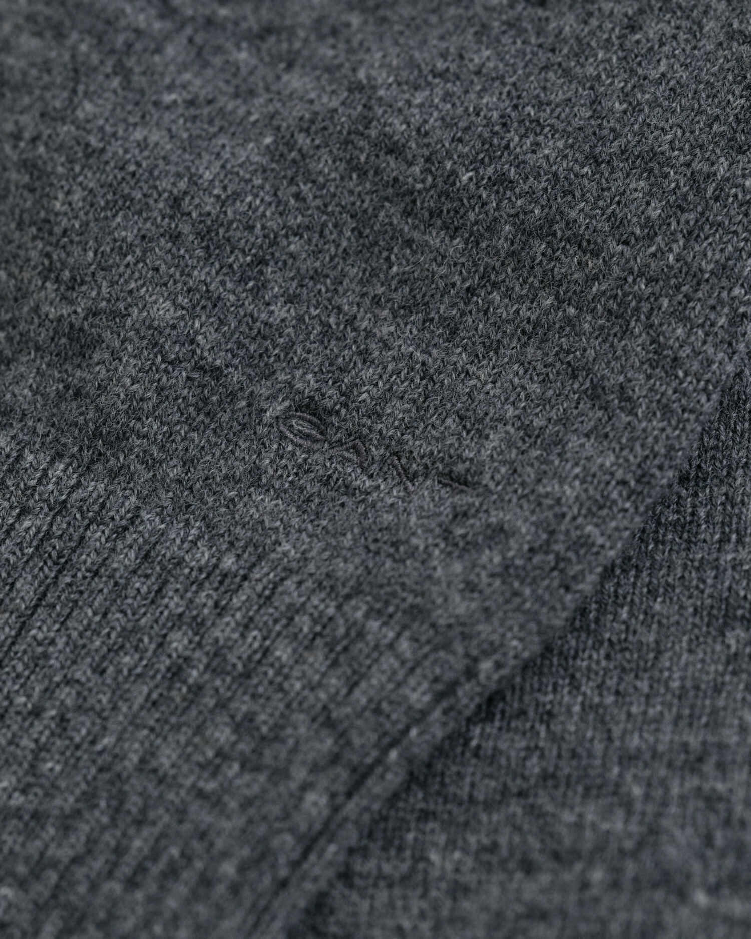 Jersey de cuello de cisne en lana de oveja muy fina