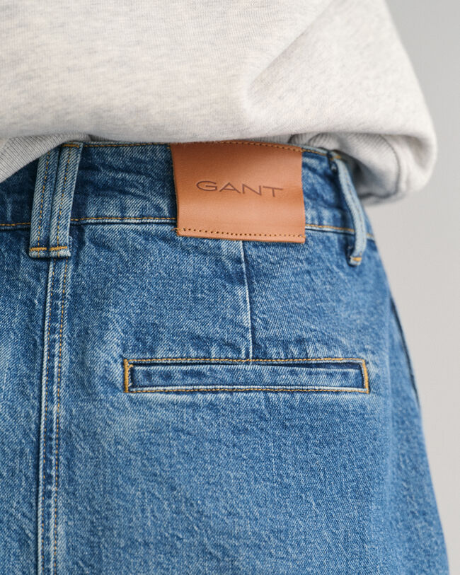 Falda vaquera con abertura