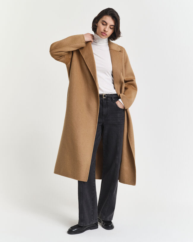 Top ligero de algodón con cuello de cisne