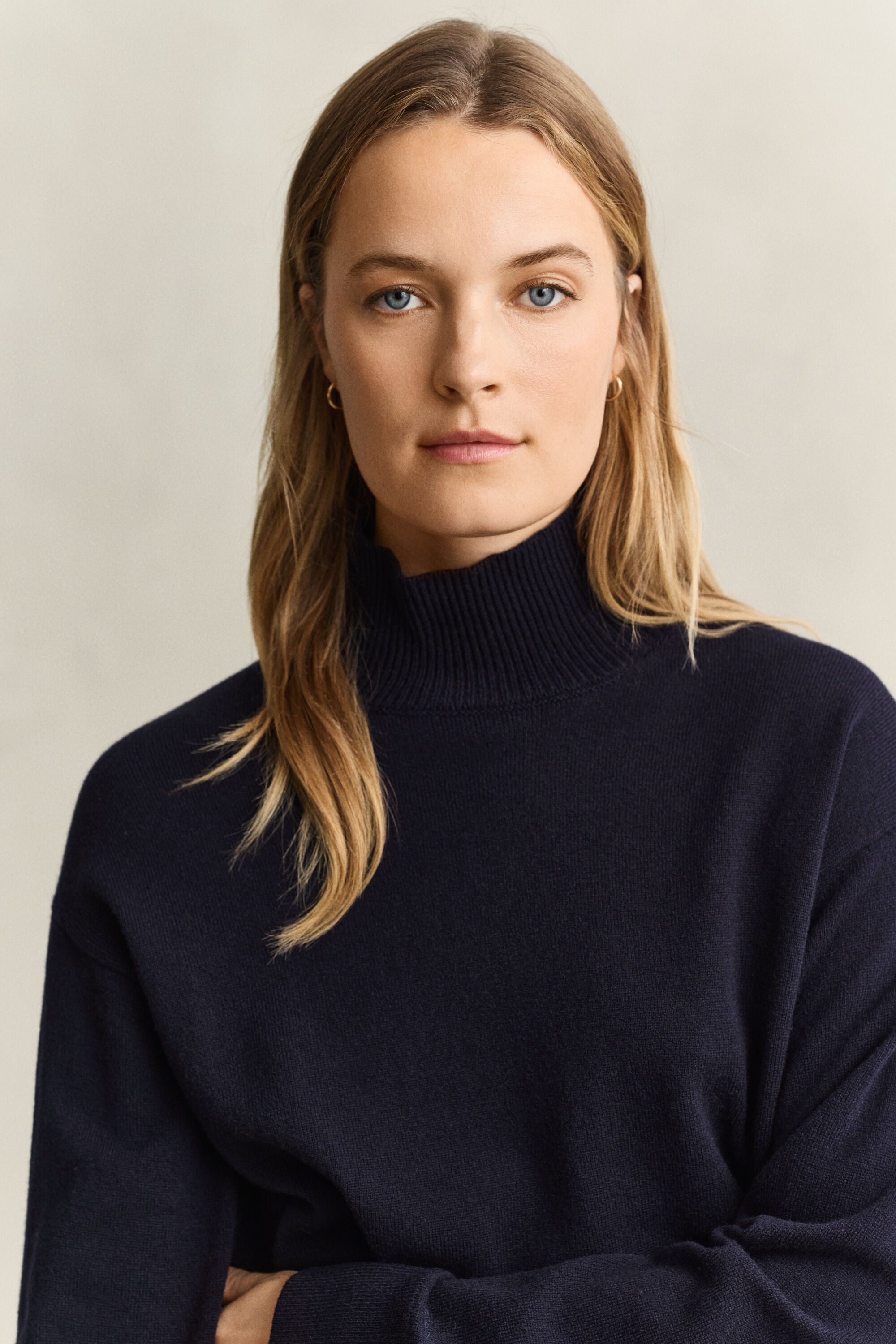 Jersey de lana de oveja superfina con cuello cerrado