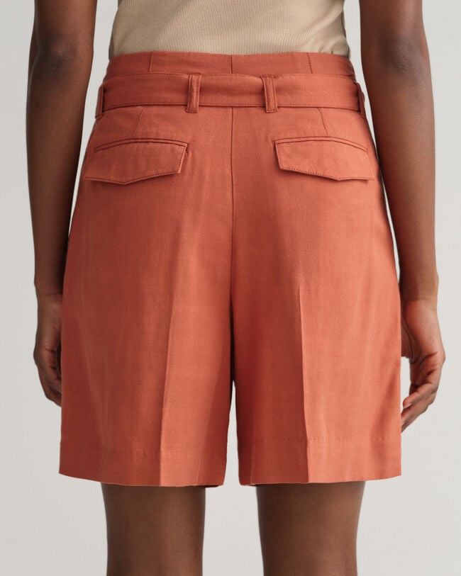 Pantalones cortos Relaxed Fit con cintur&oacute;n