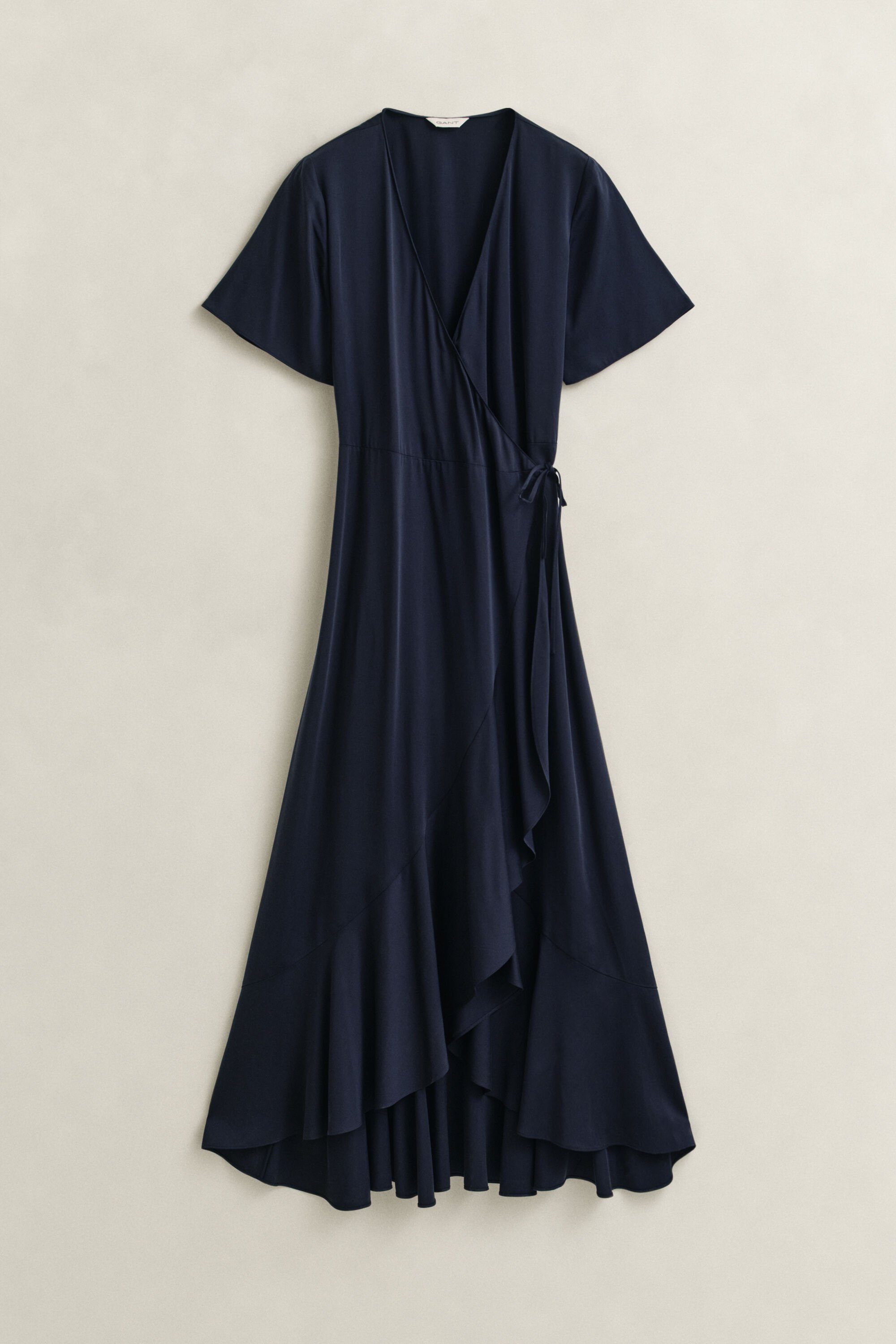 Vestido cruzado con volantes