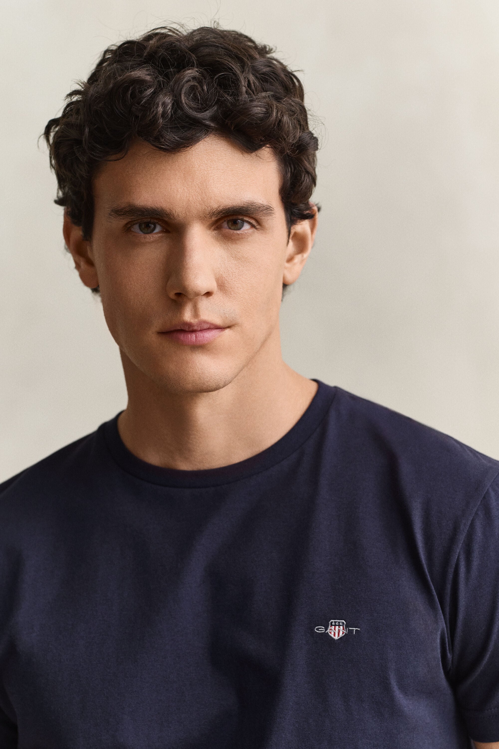 Camiseta Slim Fit Shield