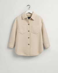 Sobrecamisa cosida a mano