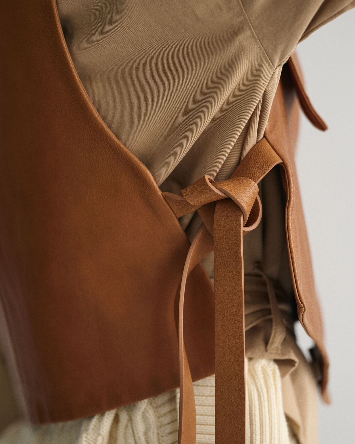 Chaleco de piel deconstruido